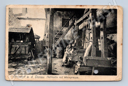 Pohlednice Rakousko Arnsdorf a.d. Donau dvůr s lisem na víno (M31157)