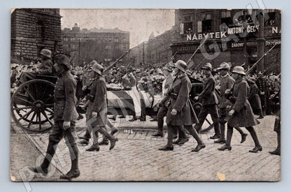 Postcard parade on Wenceslas Square (M3124)