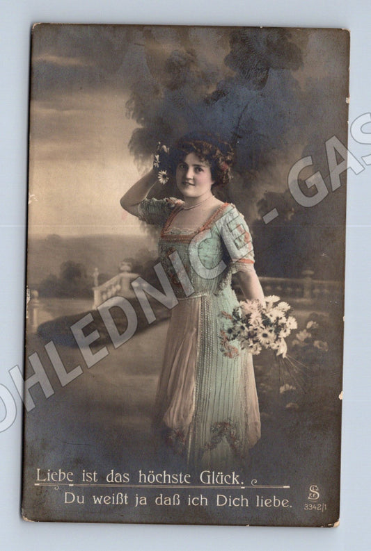 Pohlednice Rakousko-Uhersko žena s květinami 1913 (M31264)