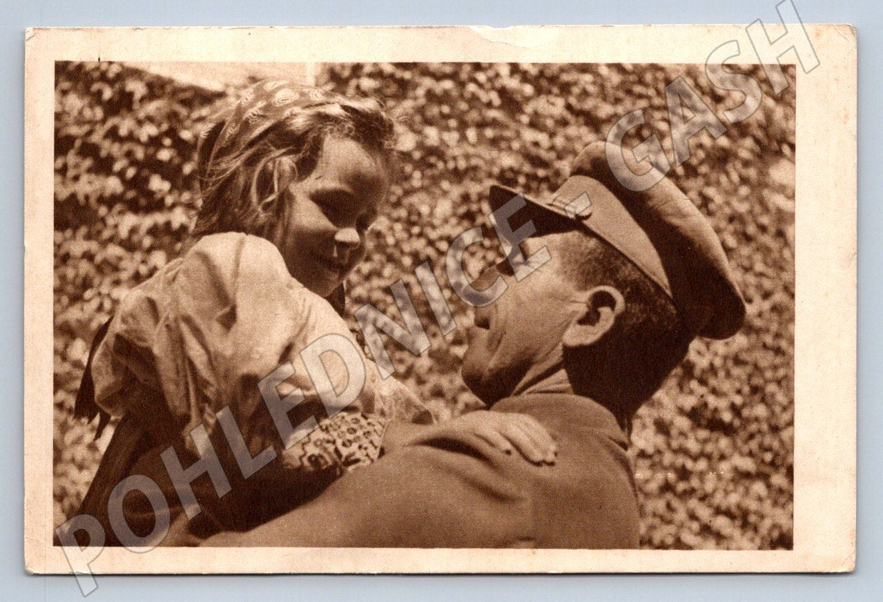 Postcard soldier holding a child human closeness (M3140)