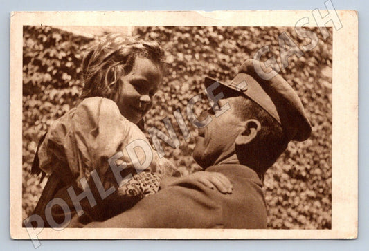 Postcard soldier holding a child human closeness (M3140)