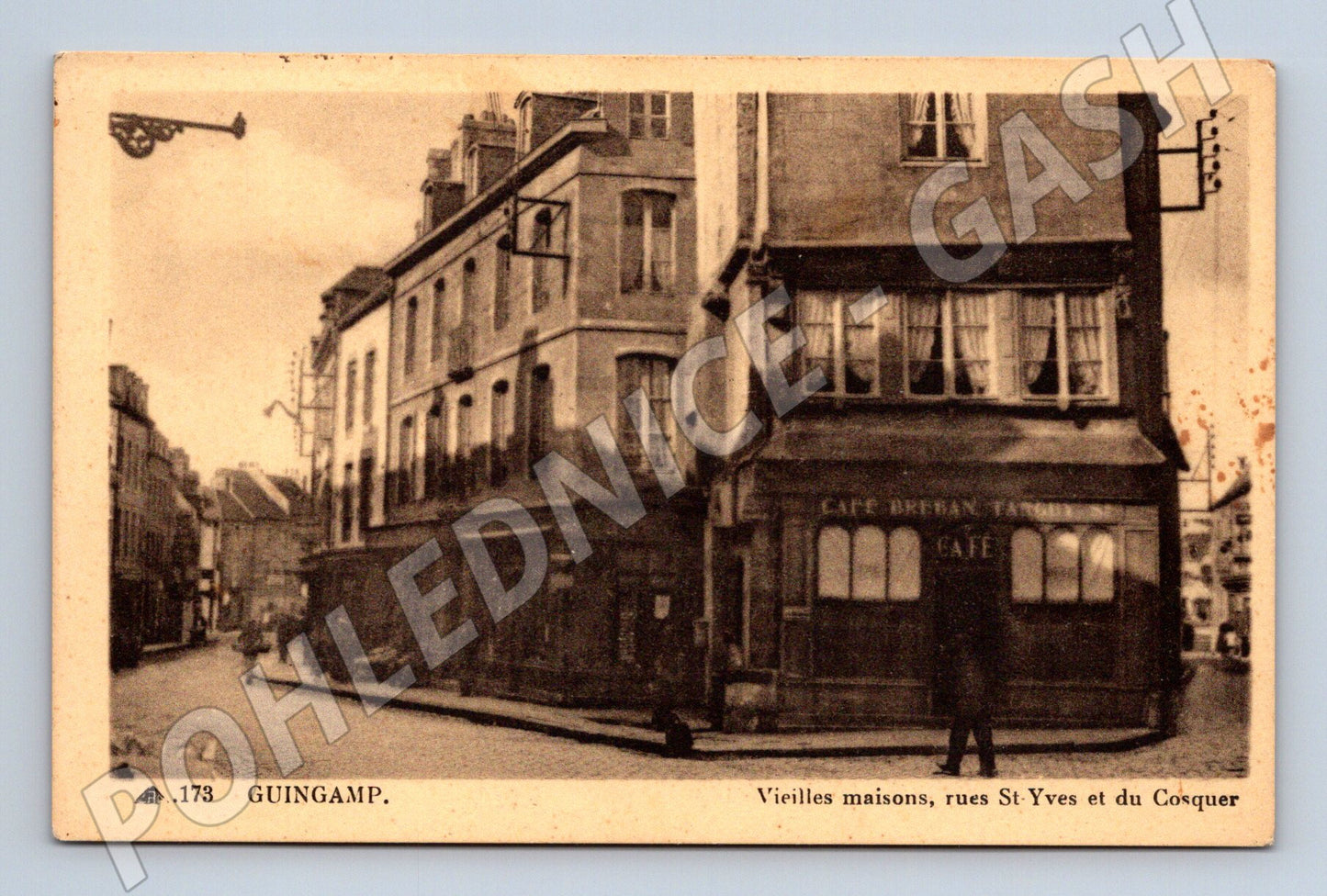 Pohlednice Francie Guingamp ulice a staré domy (M31495)