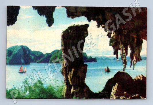 Pohlednice Vietnam Dračí zátoka jeskyne Hang Trinh Nữ (M31593)