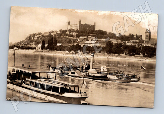 Pohlednice Slovensko Bratislava hrad lodě Dunaj 1952 (M31682)