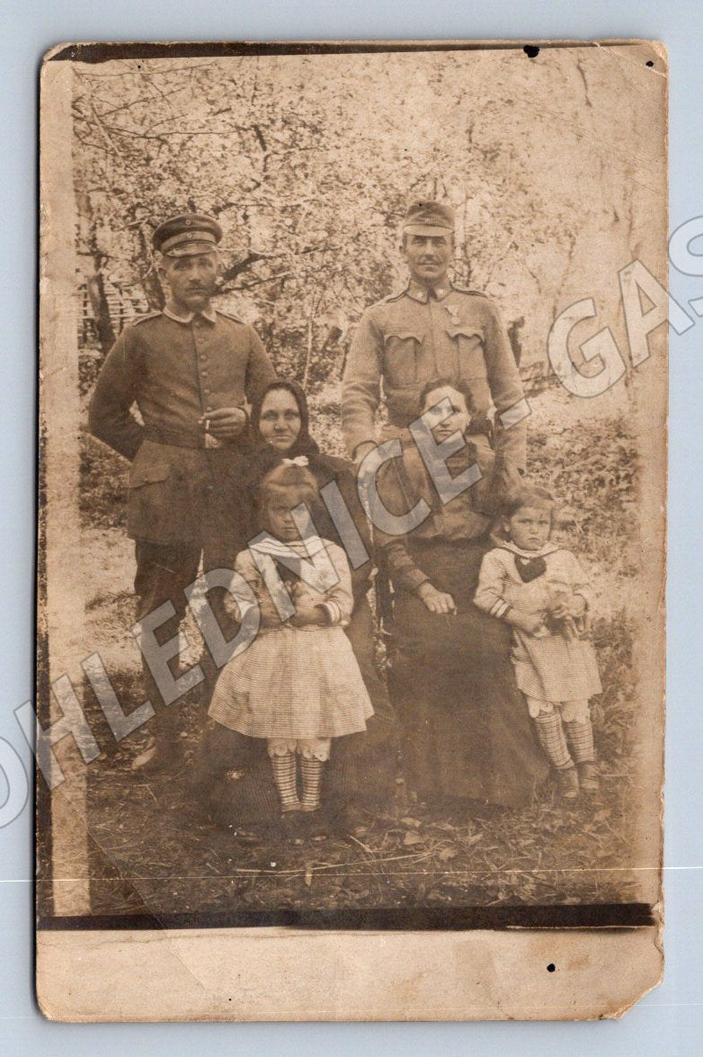 Postcard family photo ethnography beginning of the century (M3174)