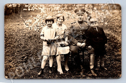 Postcard military family portrait historical (M3183)