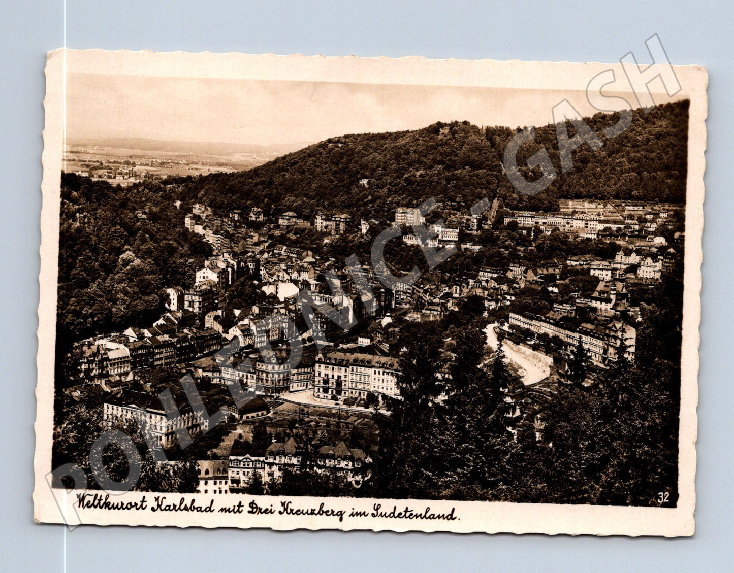 Pohlednice Karlovy Vary pohled na město s Třemi kříži 1947 (M31932)