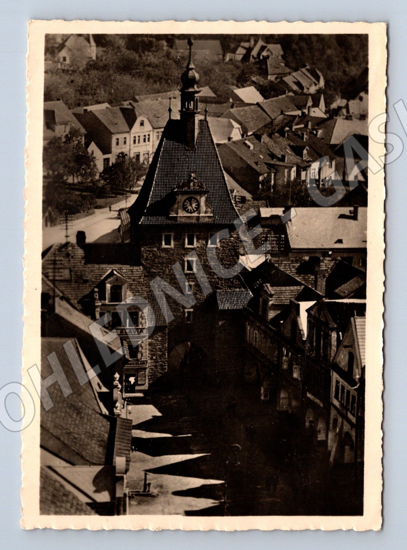 Pohlednice Domažlice Brána s věží 1946 (M32186)