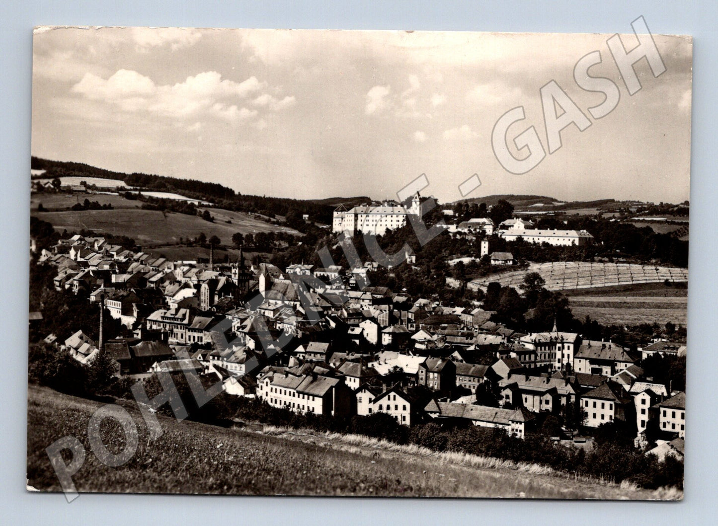 Pohlednice Vimperk pohled na město a zámek 1957 (M32187)