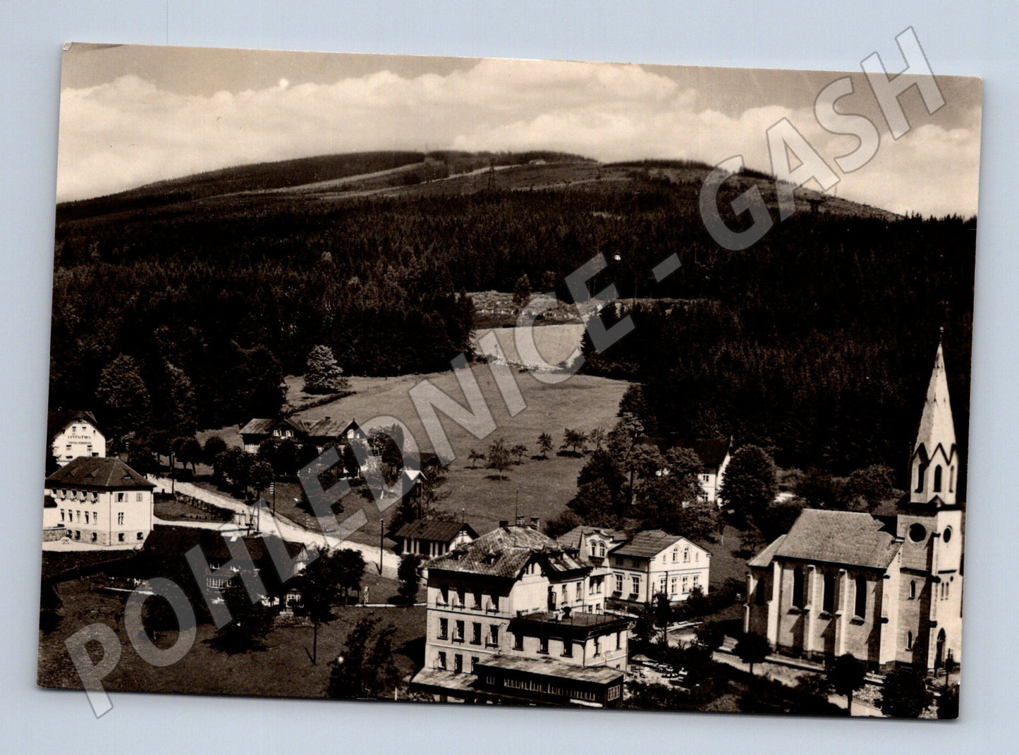 Pohlednice Janské Lázně celkový pohled kostel 1938 (M32197)