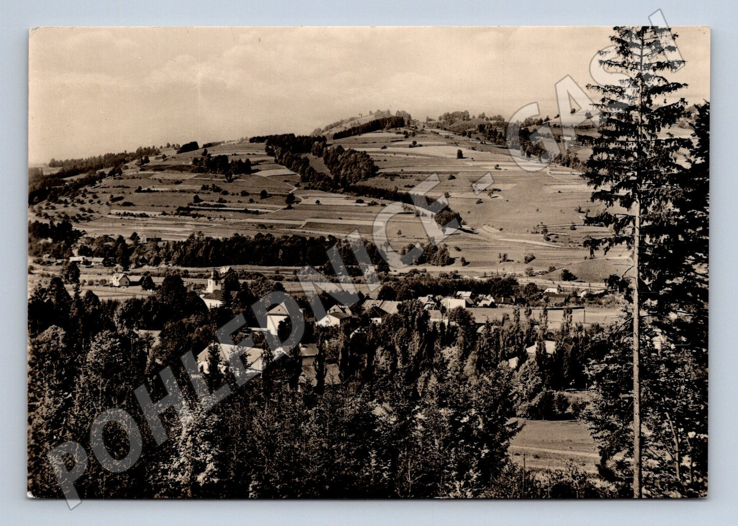 Pohlednice Halenkov u Vsetína obec v krajině 1950s (M32209)