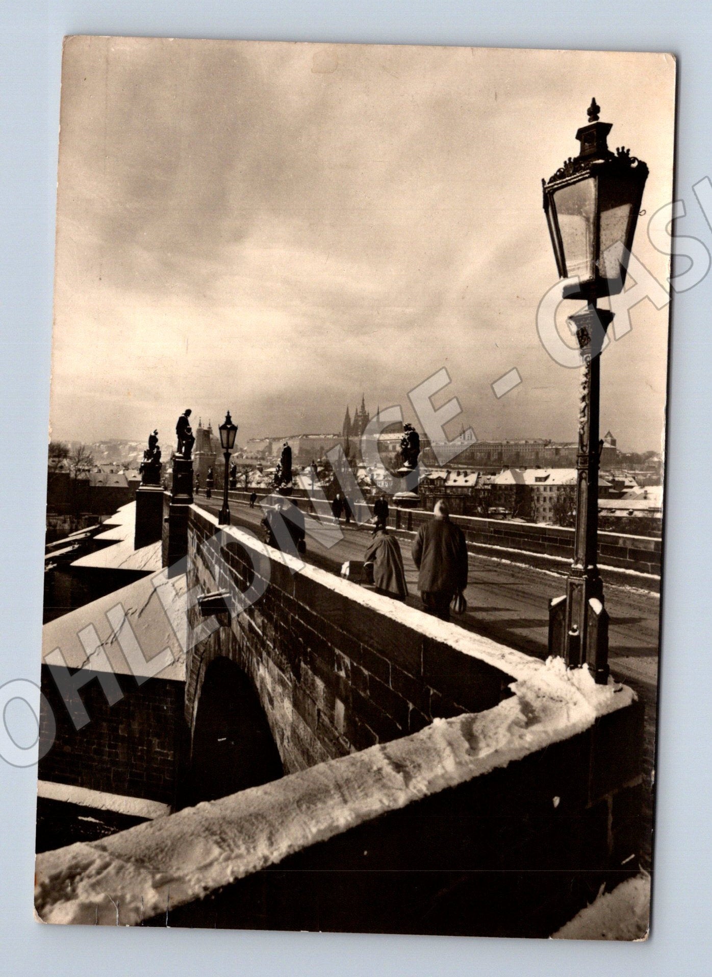 Pohlednice Praha Karlův most a Pražský hrad 1967 (M32239)