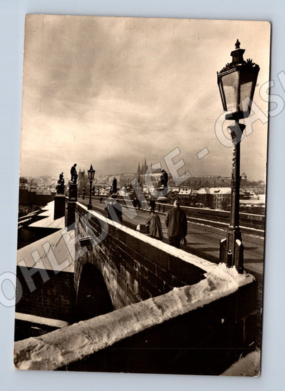 Pohlednice Praha Karlův most a Pražský hrad 1967 (M32239)