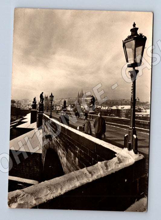 Pohlednice Praha Karlův most a Pražský hrad 1967 (M32239)