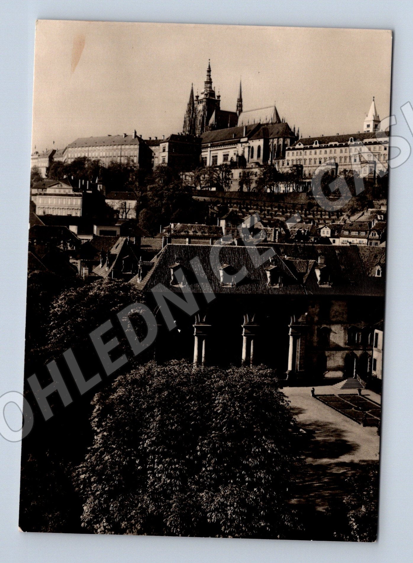 Pohlednice Praha Pražský hrad a Valdštejnské zahrady 1958 (M32248)