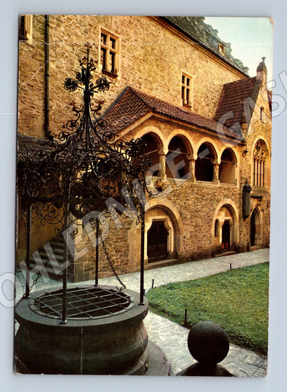 Pohlednice Bouzov hrad vnitřní nádvoří studna (M32373)