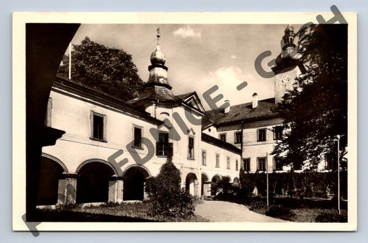 Pohlednice Letohrad zámecké nádvoří černobílá (M325)