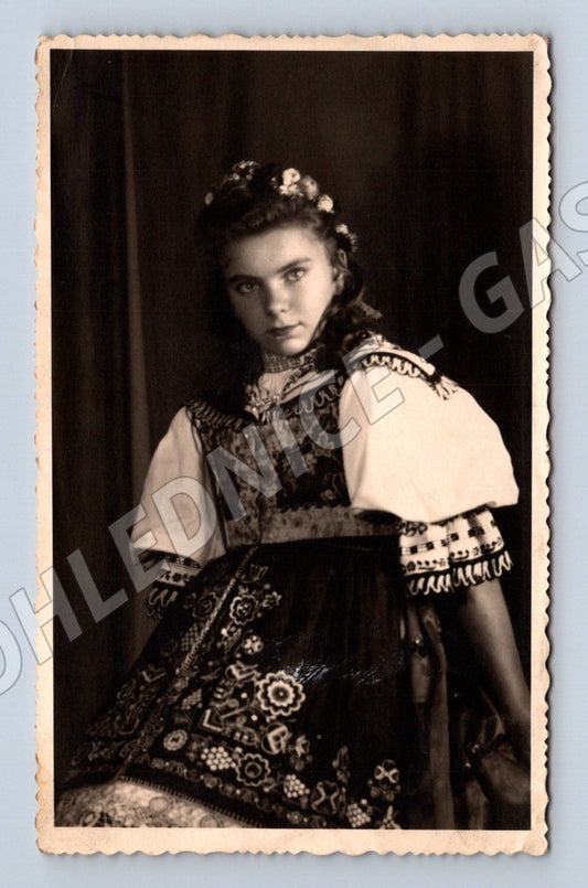 Pohlednice žena v kroji 1944 (M32662)