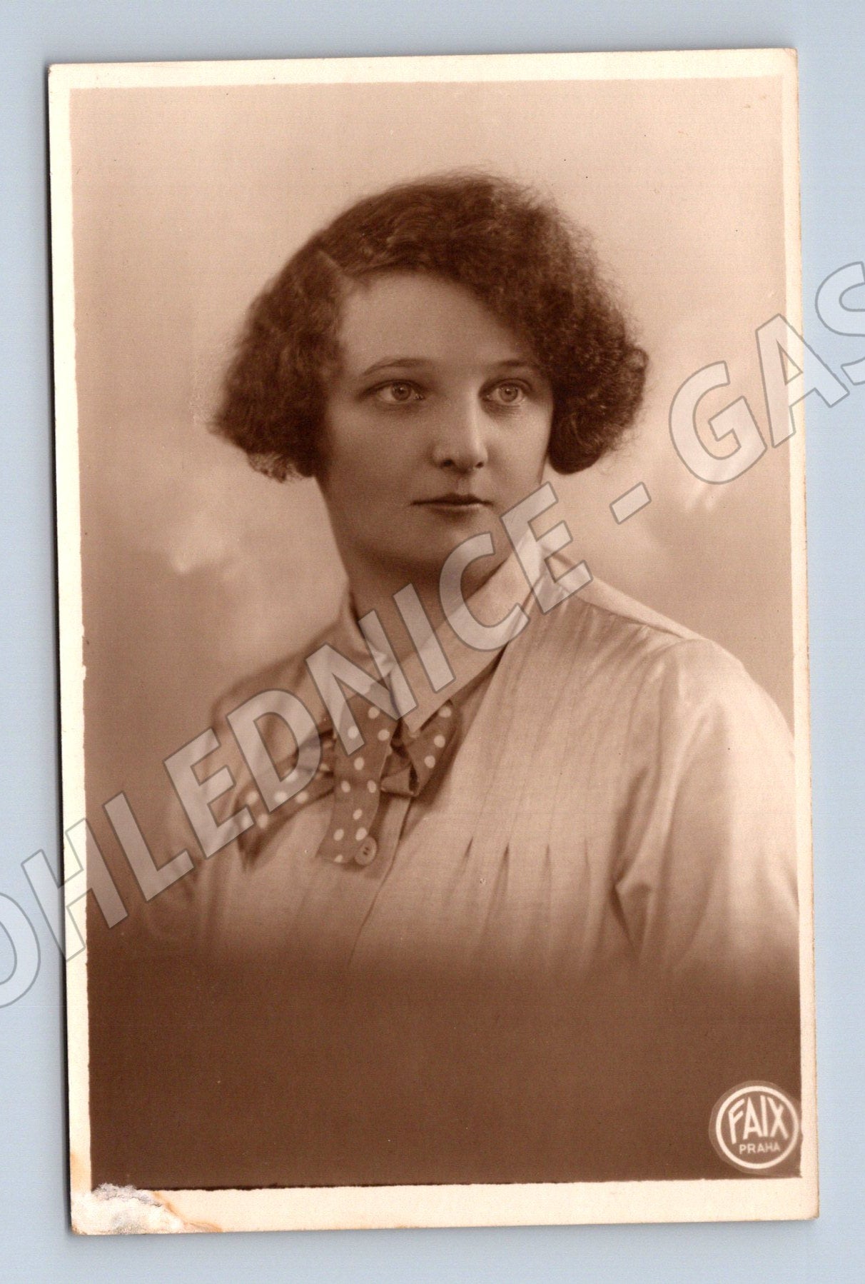Pohlednice portrét ženy 1930 (M32706)