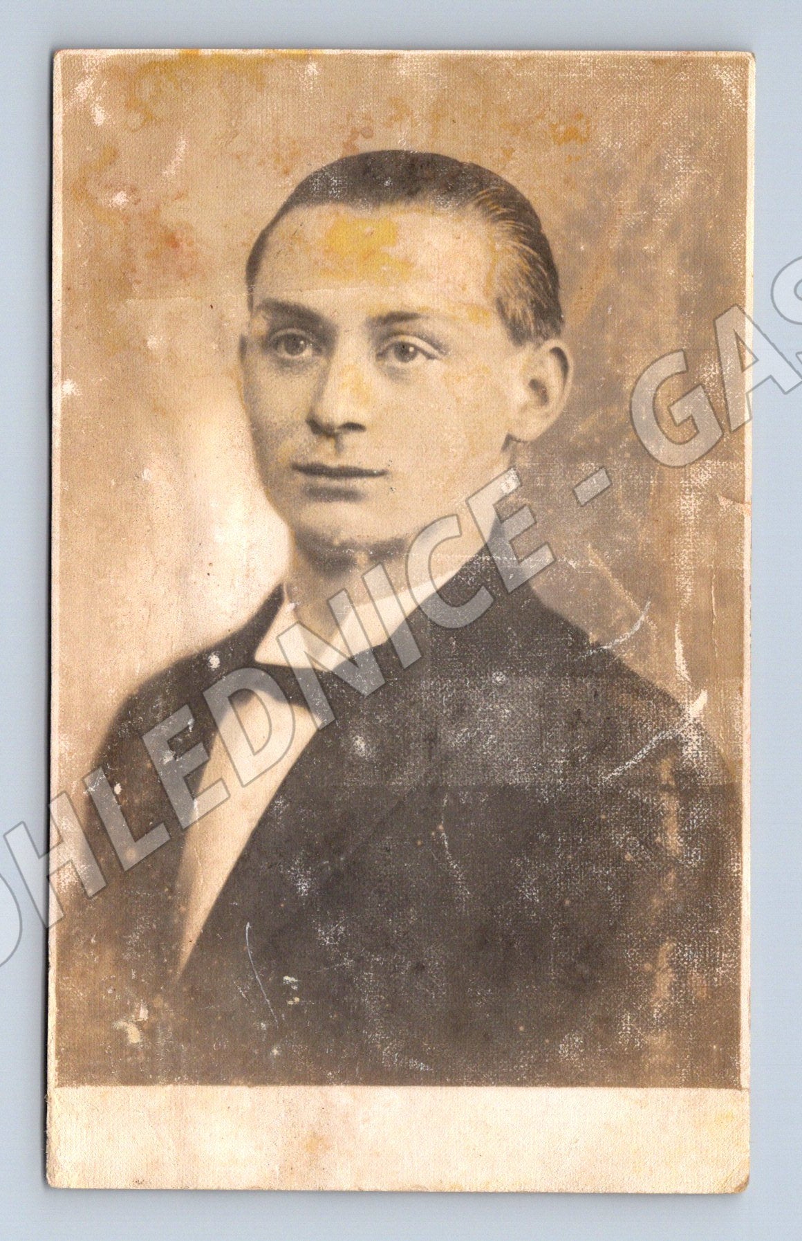 Stará fotografie Prostějov muž v obleku ateliér E. Holub (M32719)