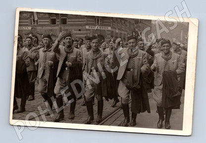 Pohlednice průvod sokol v uniformách I. republika (M32750)