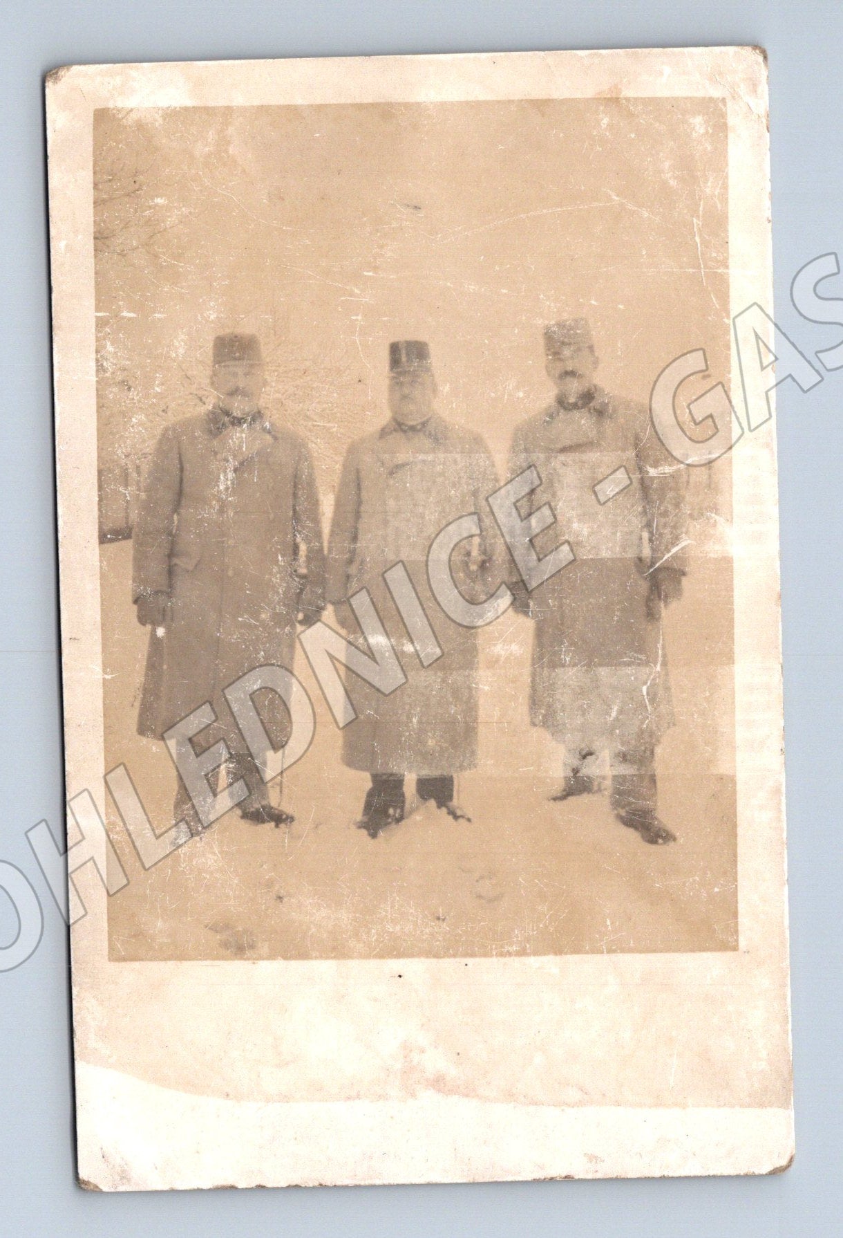 Pohlednice tři vojáci v uniformách (M32760)