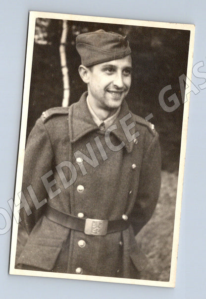 Pohlednice voják v uniformě (M32767)