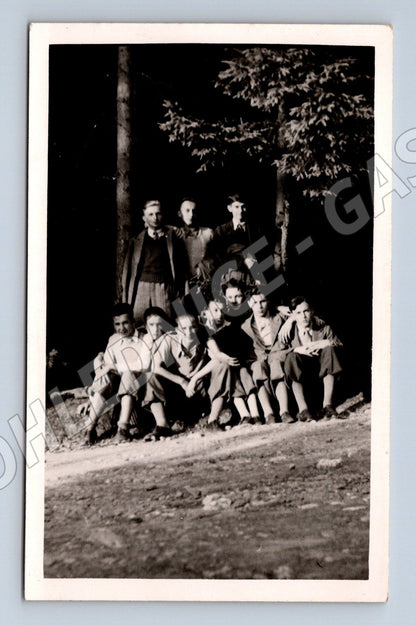 Pohlednice skupinka dětí venku (M32787)