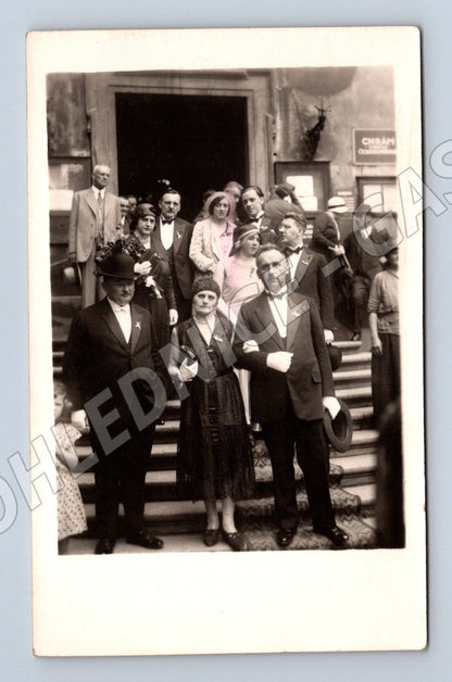 Stará fotografie Praha skupina lidí v ateliéru 1931 (M32864)