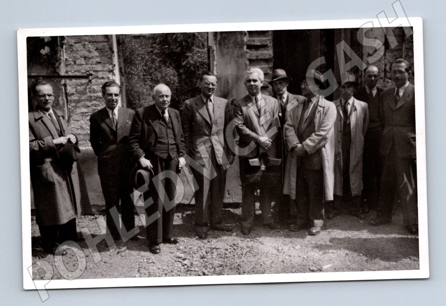 Pohlednice skupina mužů (M32865)