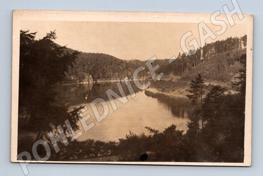 Pohlednice krajina vodní plocha lesy (M32960)