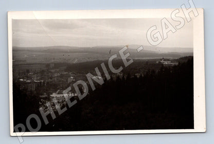 Pohlednice široký výhled na město v údolí (M32965)
