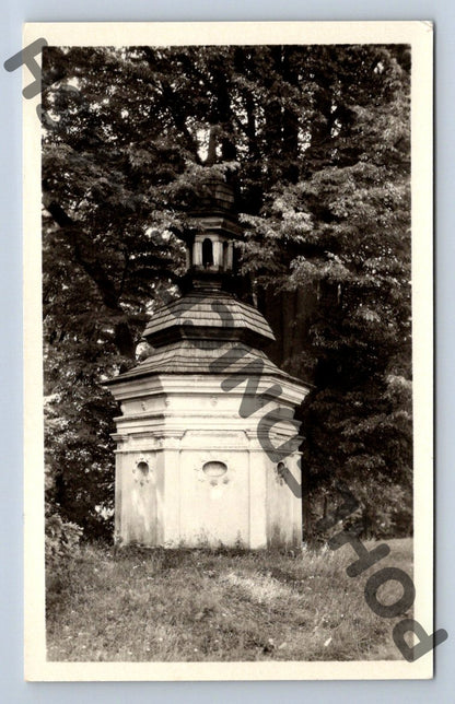 Pohlednice Letohrad kaplička na Sádkách černobílá (M331)