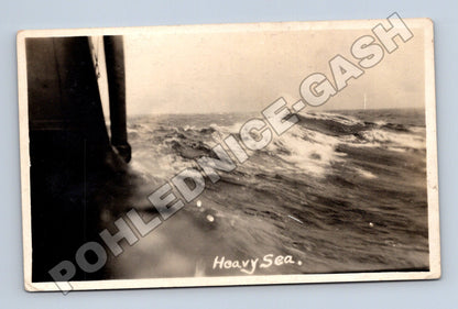 Pohlednice moře vlny loď Heavy Sea (M33133)