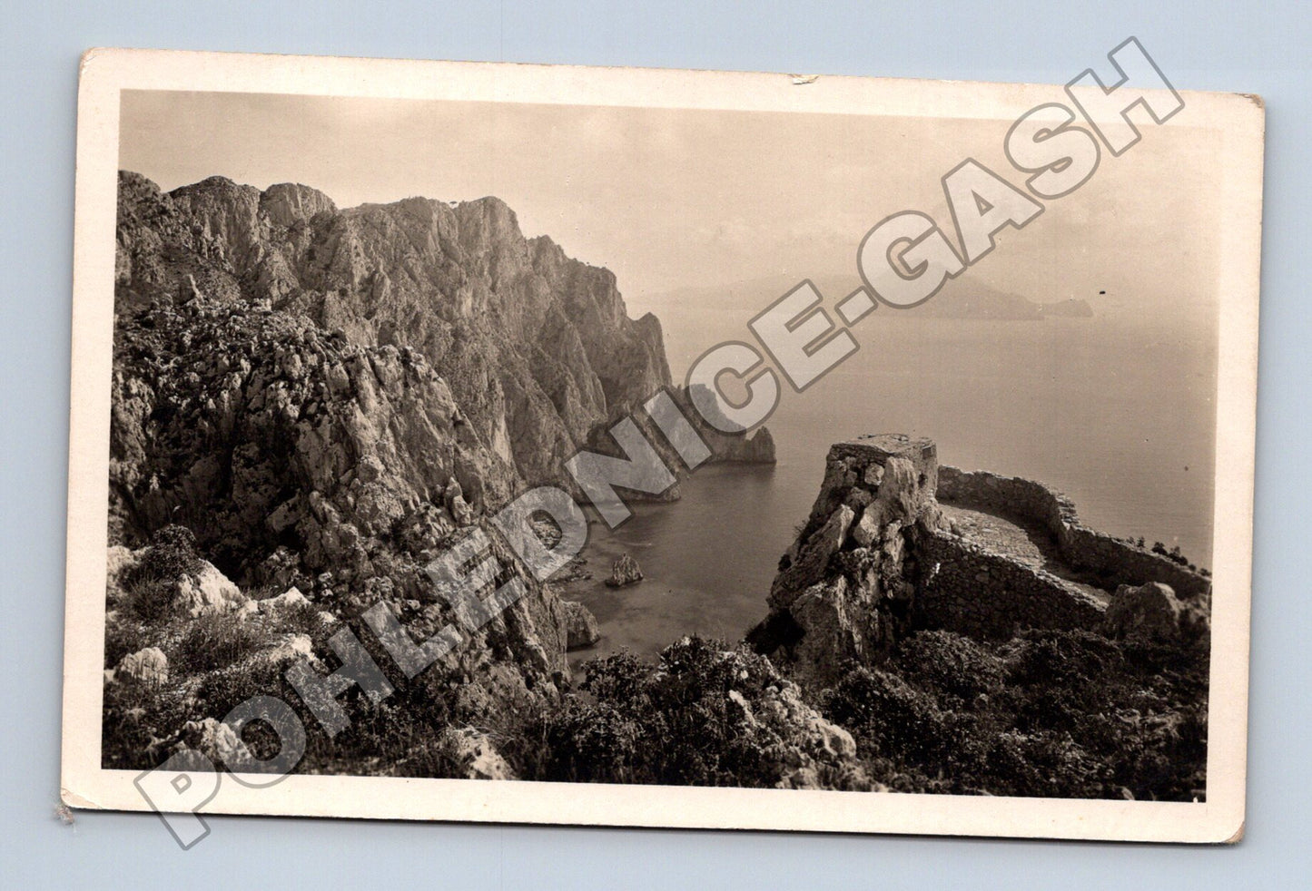 Pohlednice Itálie Capri panorama útesy (M33150)