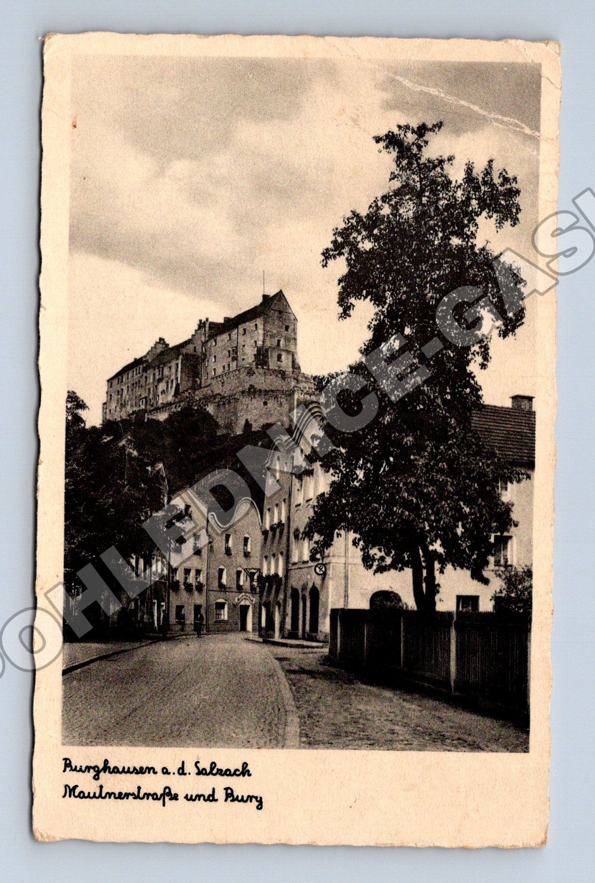 Pohlednice Německo Burghausen hrad a ulice (M33274)