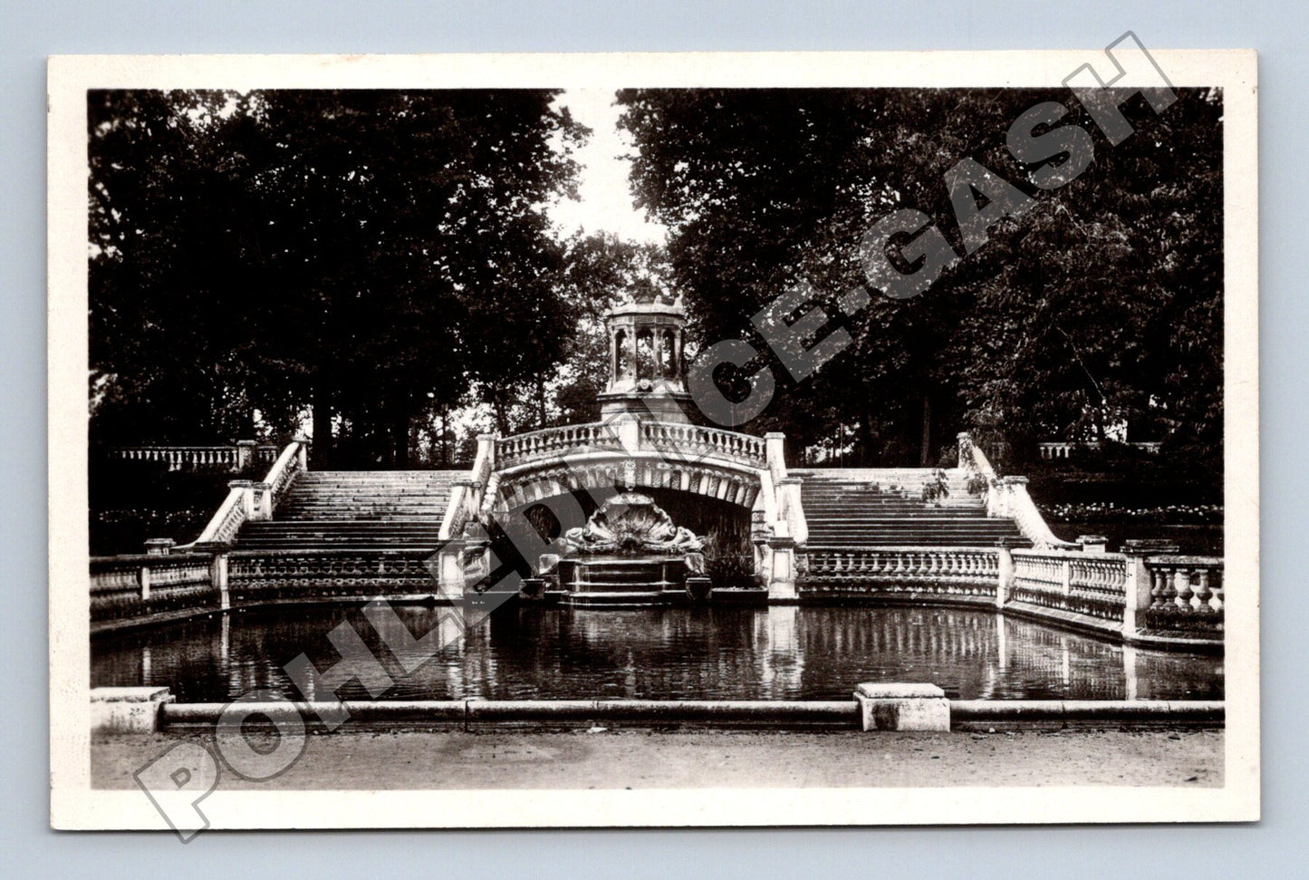 Pohlednice Francie Dijon Square Darcy fontána (M33363)