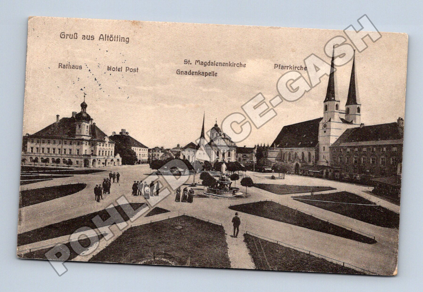 Pohlednice Německo Altötting náměstí s kostely (M33394)