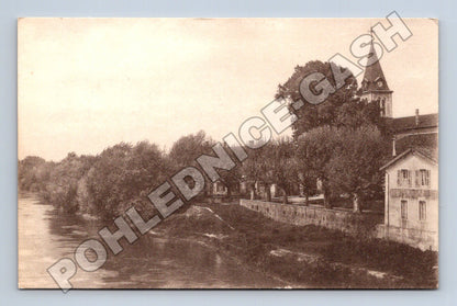 Pohlednice Francie Loyettes nábřeží a kostel 1953 (M33457)