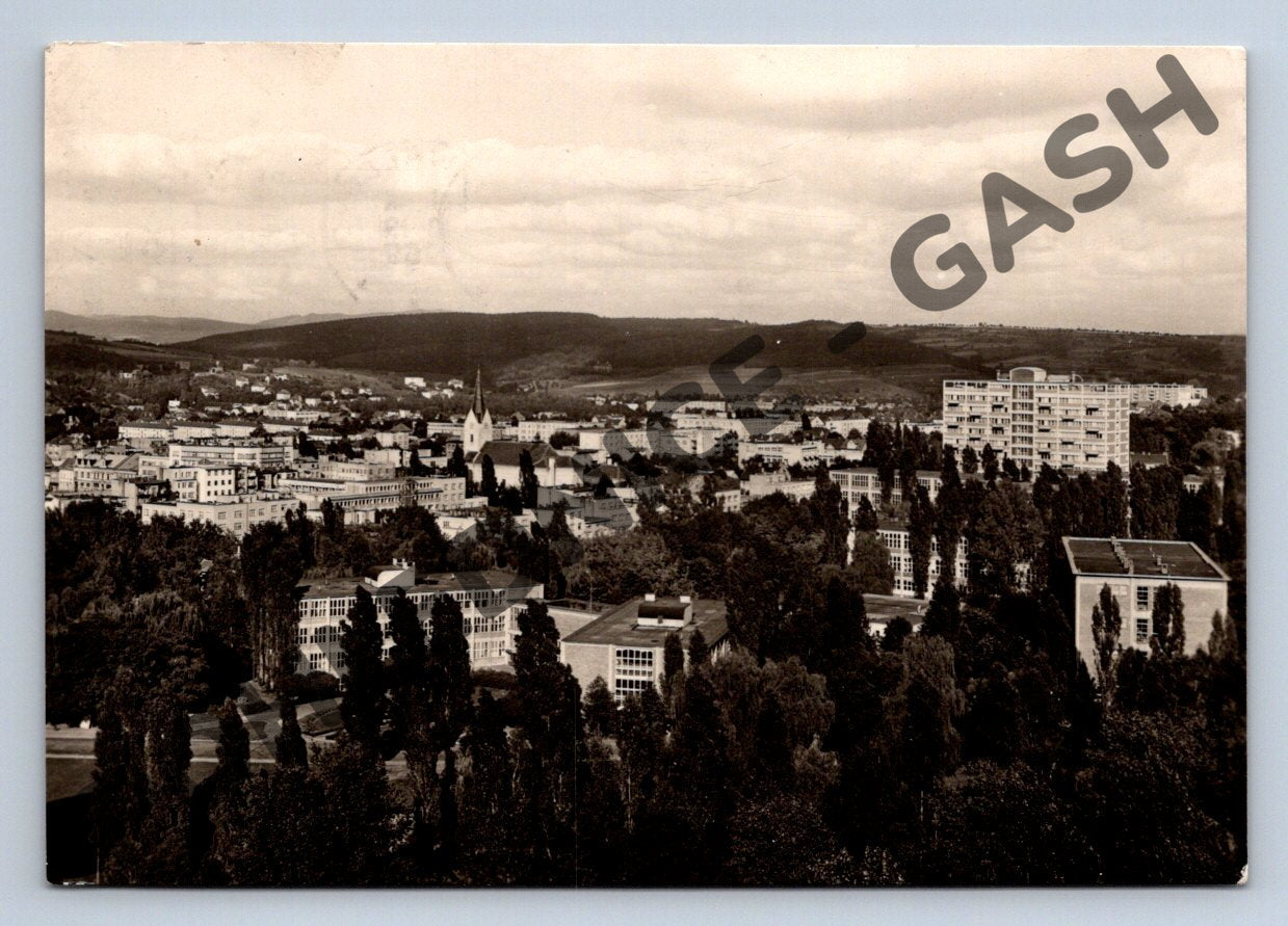 Pohlednice Gottwaldov školní čtvrť kolektivní dům 1959 (M336)