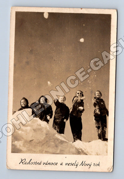Pohlednice Beroun děti ve sněhu Vánoce 1958 (M33753)