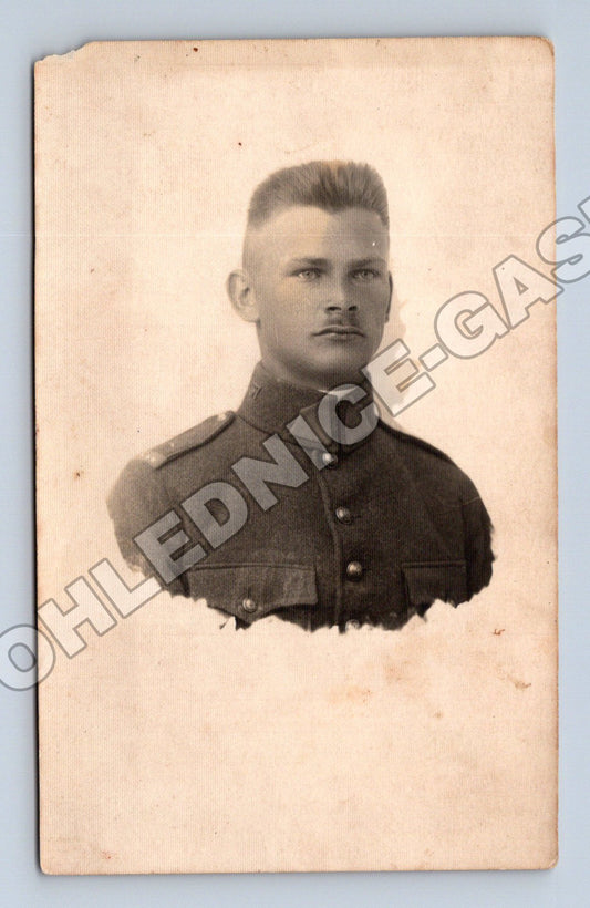 Pohlednice mladý muž v uniformě (M33799)