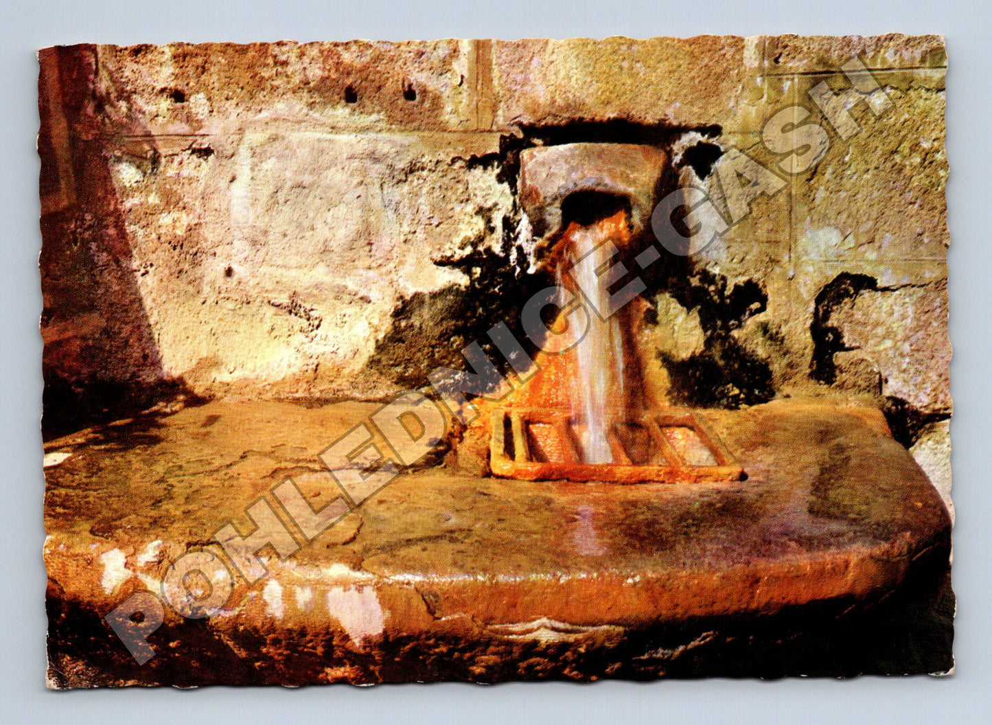 Pohlednice Francie Chaudes-Aigues pramen Far (M33992)