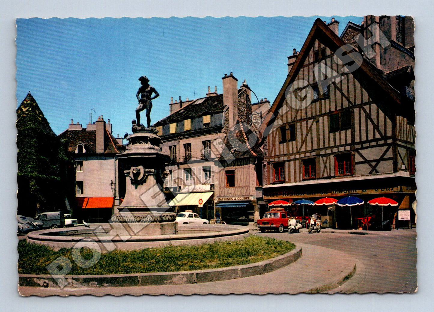 Pohlednice Francie Dijon náměstí se sochou 1967 (M33996)