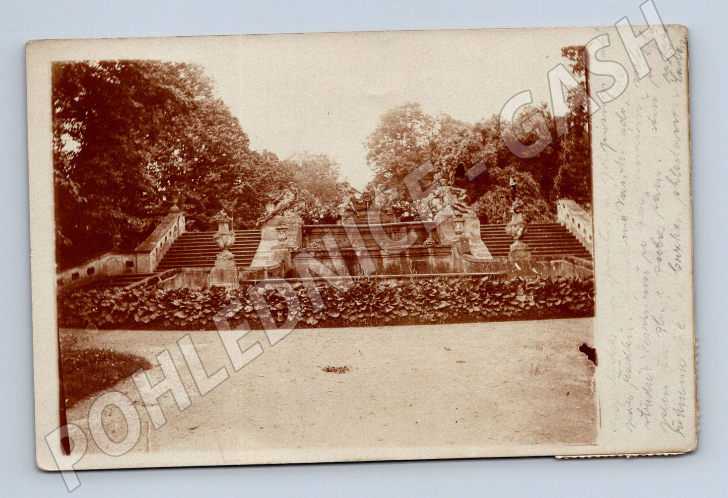 Pohlednice zámecké schodiště a park (M3403)