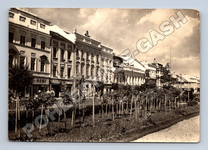 Pohlednice Slovensko Prešov náměstí s obchody (M34155)