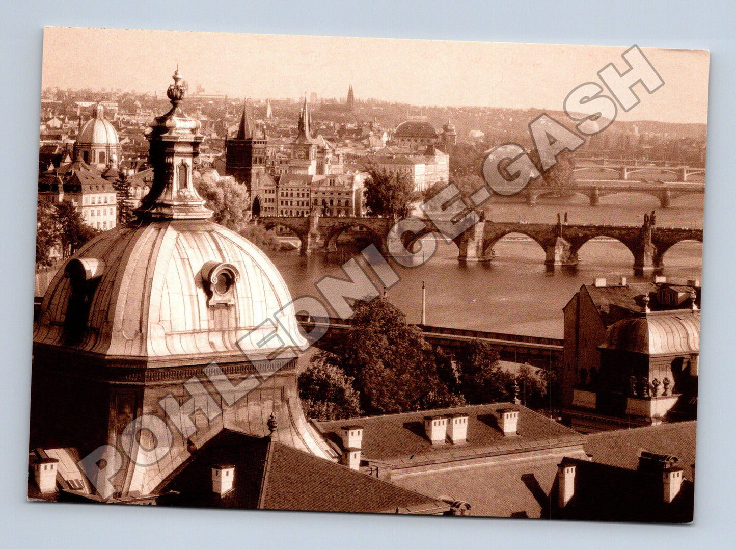 Pohlednice Praha Karlův most a nábřeží 1997 (M34182)