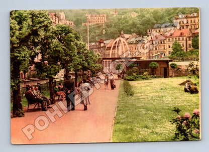 Pohlednice Karlovy Vary Vřídlo s lidmi (M34237)