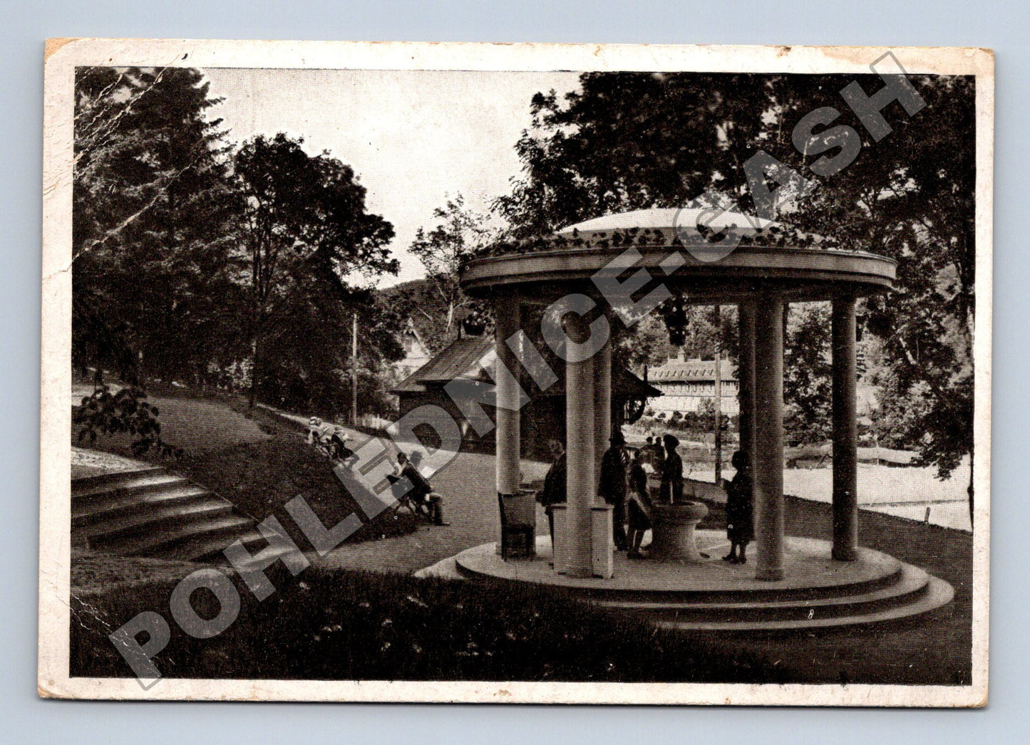 Pohlednice Lázně Luhačovice kolonáda a park (M34267)