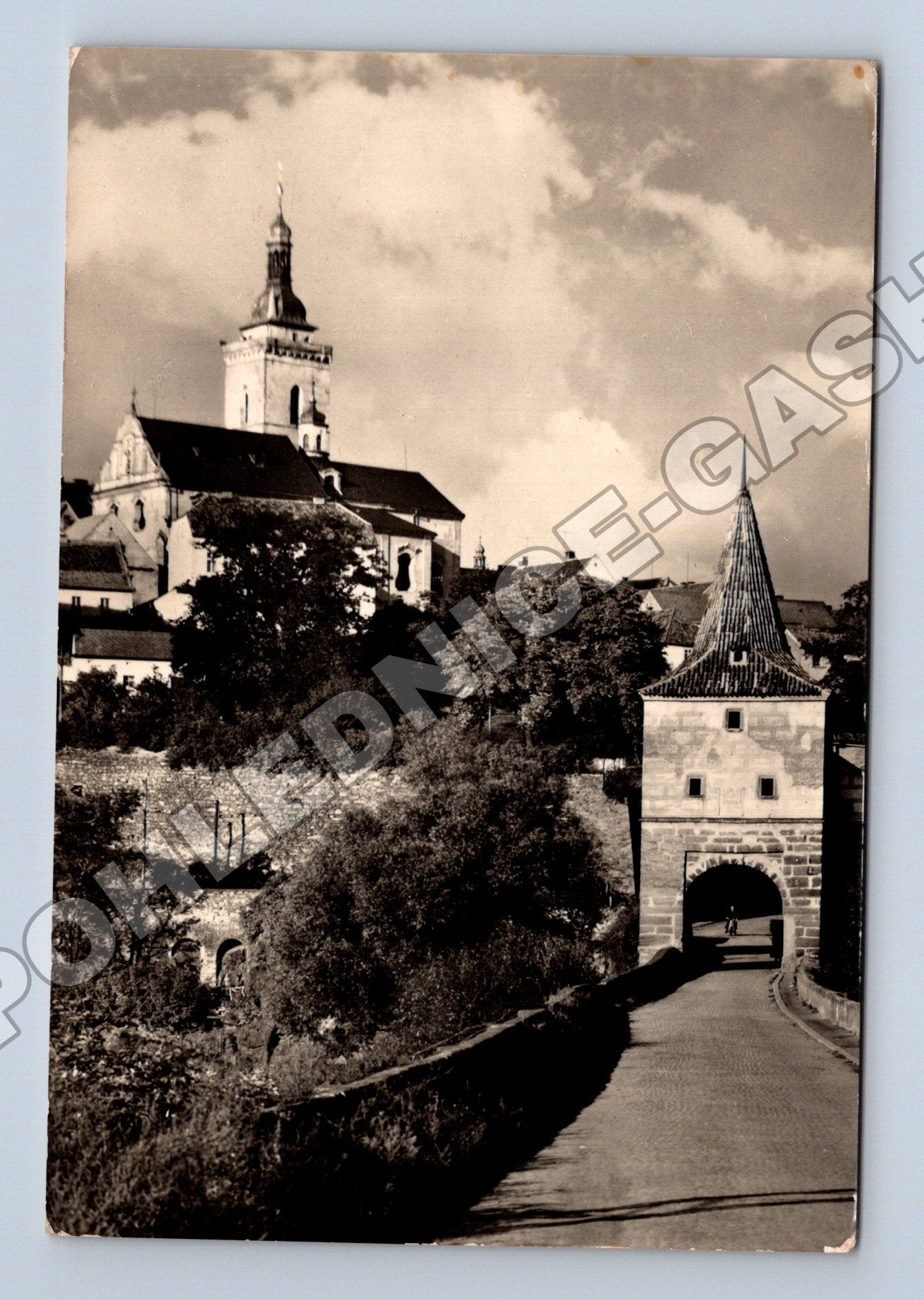 Pohlednice Stříbro mostní věž a kostel 1941 (M34273)